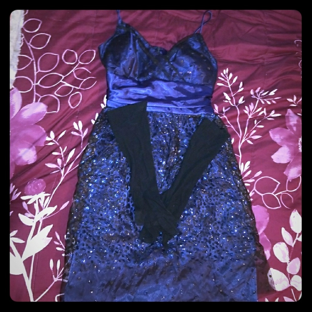 Blue and black prom dress with black arm gloves